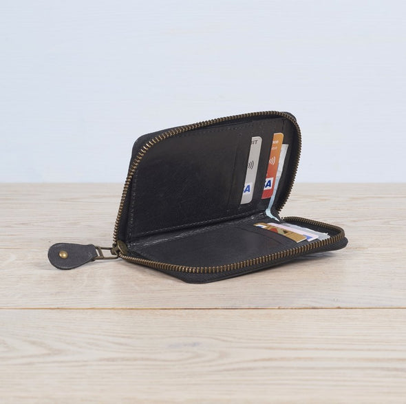 Leather zip up wallet in black