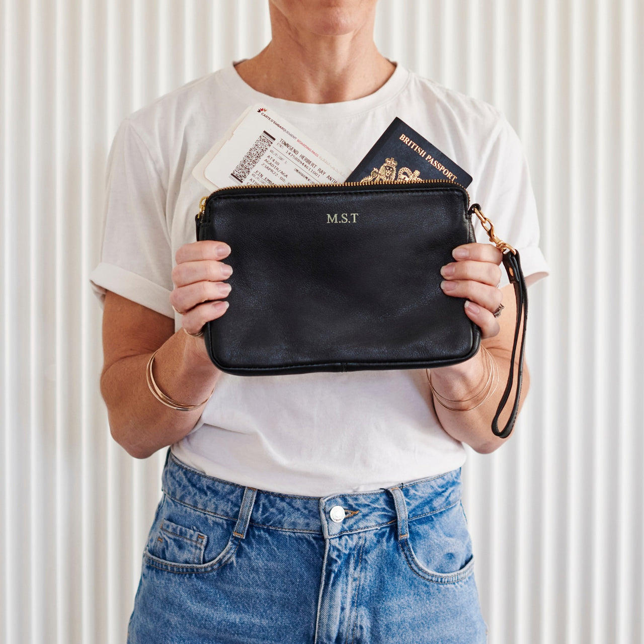 Zip Up Leather Travel Wallet