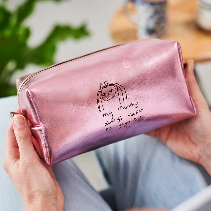 Ladies travel leather wash bag in pink