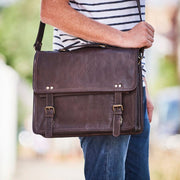 Dark brown wandering sould leather messenger bag