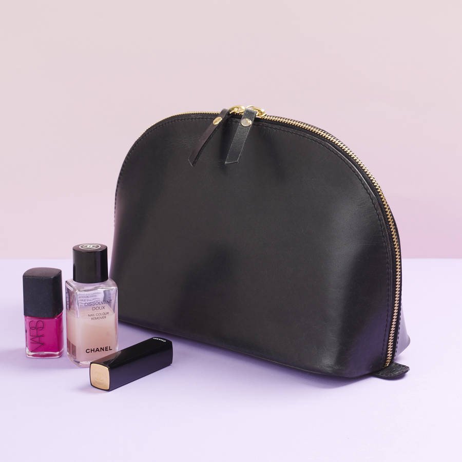 Lunar Leather Toiletry Bag Black