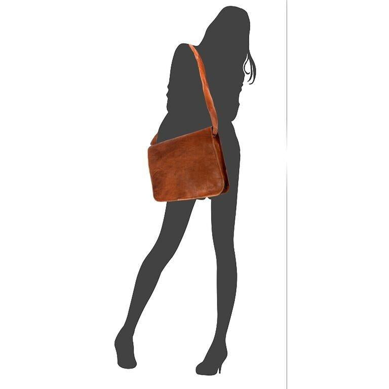 Medium Leather Messenger Bag Model