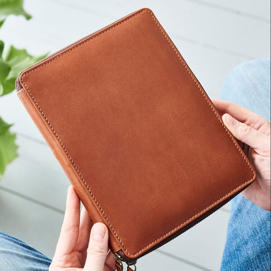 Luxurious Leather Document Holders, Portfolio Cases and Travel