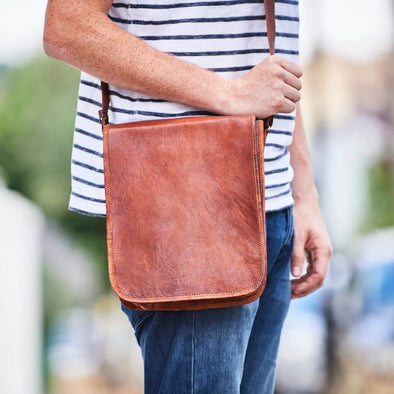 Midi leather messenger bag in tan brown