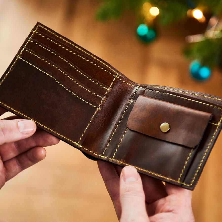 Personalised leather wallets handmade to last a – Vida